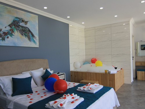  gece  -  Kasım
  | Kalkan İncebel'de Jakuzili Muhafazakar Villa: Doğa İçinde Huzurlu Tatil